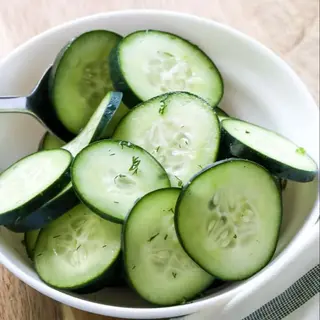 Salata de castraveți