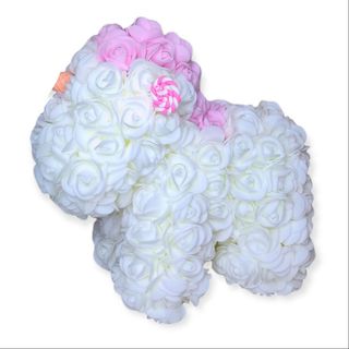 Figurina din trandafiri din spuma