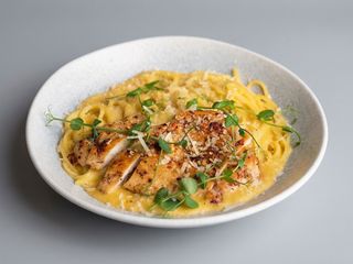 Linguine cu pui si sos Alfred0
