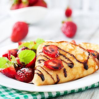 Clătite cu ciocolată și căpșuni