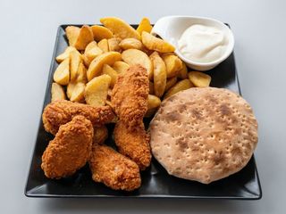 4 Aripioare + cartofi