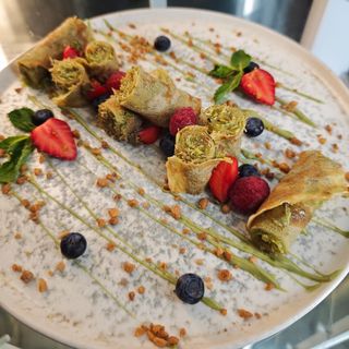 Clatite cu fistic si cataif