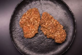 Snitel de pui in crusta de seminte