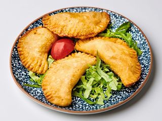 Sambusek cu brânză - Plăcinte cu mozzarella și telemea