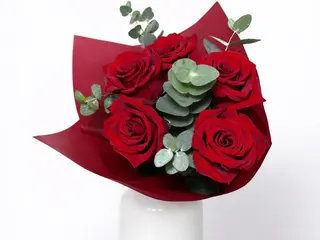 Buchet de 5 trandafiri rosii