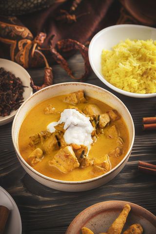 Pui curry in stil indian (picant)