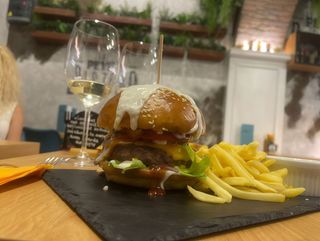 Cheeseburger vită Angus 