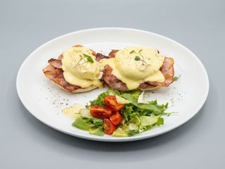 OUA BENEDICT CU BACON CROCANT 300 GR