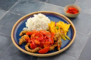 Koloke – pui tempura în sos dulce acrișor