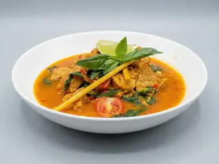 Tempeh în ciorbă de condimente (iute) - Tempeh kuah kuning