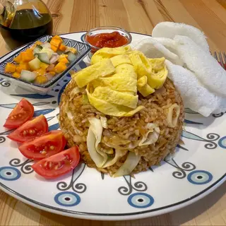 Orez prăjit cu legume și ou, rețeta indoneziană – Nasi goreng sayur