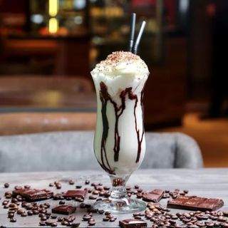 Caffee frappe cu amaretto si inghetata