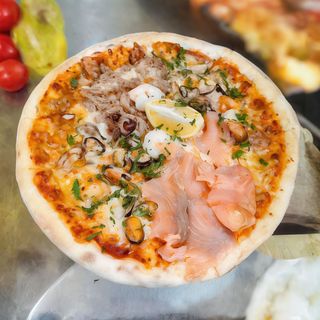 Pizza quattro pesce