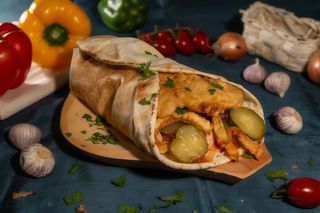 Șnițel de pui la lipie mare