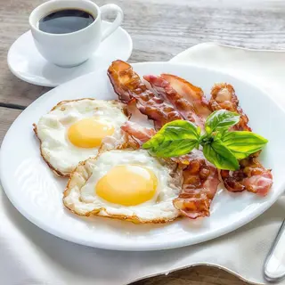 Ochiuri cu bacon
