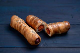 Covrig cu carnat picant