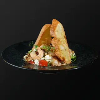 Salată cu creveţi uşor picanţi şi brânză feta 380g