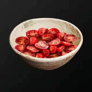 Salata de roșii cherry cu parmezan și otet balsamic 140g