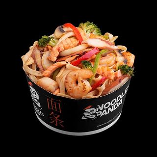 Udon cu fructe de mare