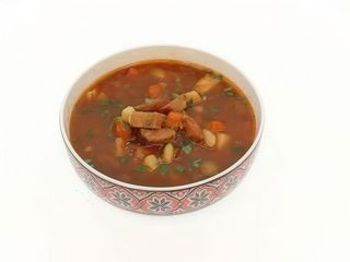 Ciorbă de fasole cu afumături