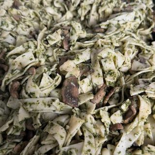 Tagliatelle cu spanac si unt de arahide