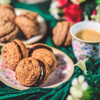 "Nuci" cu miez de nuca si cremă de alune, fără gluten - 200G