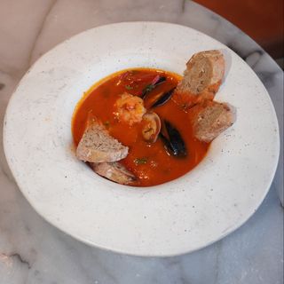 Zuppa di frutti de mare