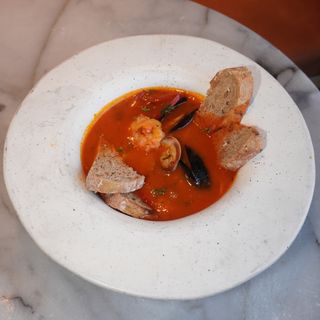 Zuppa di frutti de mare