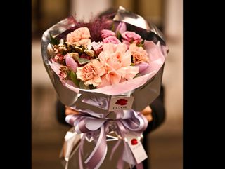 Buchet de Flori Pentru Iubita cu Flori pastel si Ambalaj Diferit