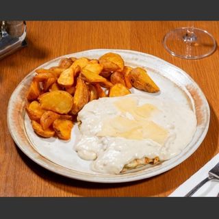 Piept de pui în sos quattro formaggi