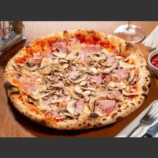 Pizza Prosciutto Funghi