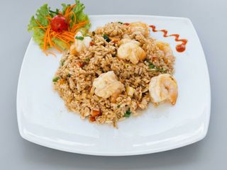Orez la wok cu creveți