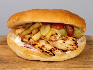 Hamburger cu piept de pui 