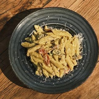 Paste Crudo e Formaggi