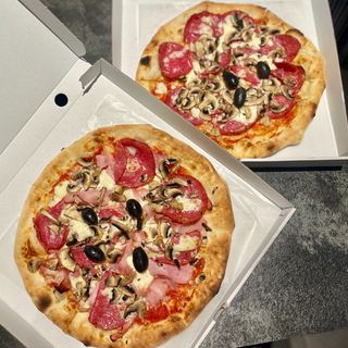 Pizza 1+1 Super Oferta cu Pepsi