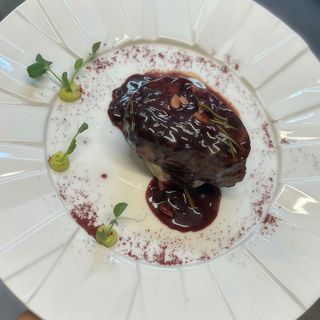 Mușchi de vită cu vin Barolo