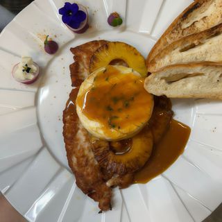 Piept de curcan cu camembert si ananas