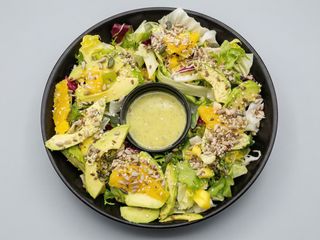 Salata cu avocado