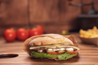 Plescavita Gurmandului ( Burger Sarbesc )