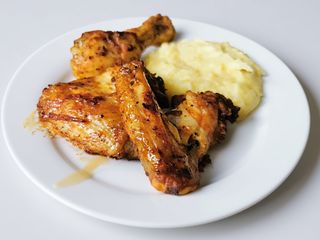 Aripioare la ceaun cu piure