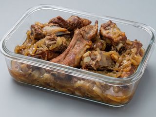 Coastă de Porc Înăbușită în Usturoi