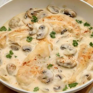 Pui cu smântână și ciuperci