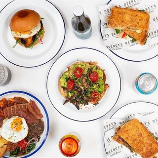 Meniul zilei (de Luni pana Vineri intre 10:00 - 16:00)