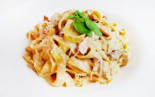 Tagliatelle cu hribi și bacon
