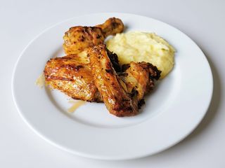 Aripioare la ceaun cu piure