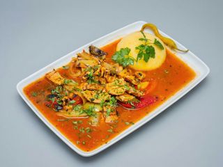 Saramură de pui cu mămăliguță