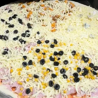 PIZZA XXL 3 IN 1 ( 3 SORTIMENTE LA ALEGERE) + CUTIE