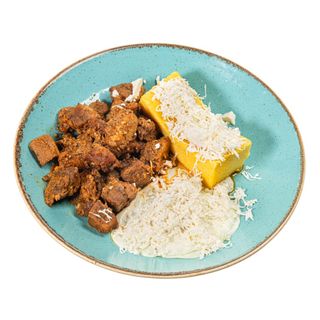 Tochitură dobrogeană cu mămăliguță