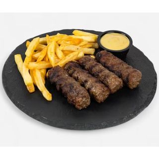 Mici „Popasul” cu cartofi prăjiți