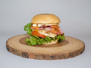 Meniu burger Smokey chicken 500 g